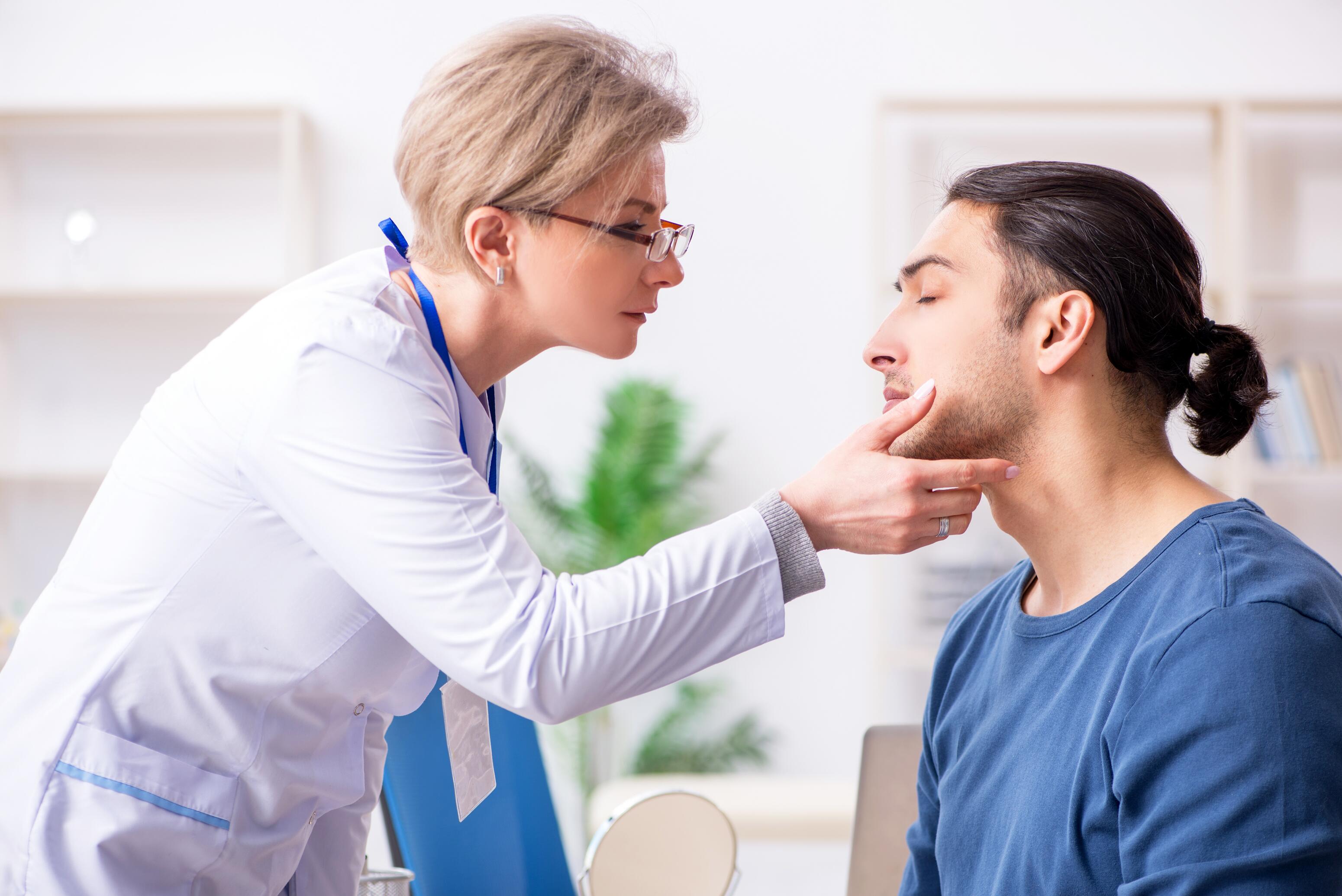 When to see a doctor for retentive acne